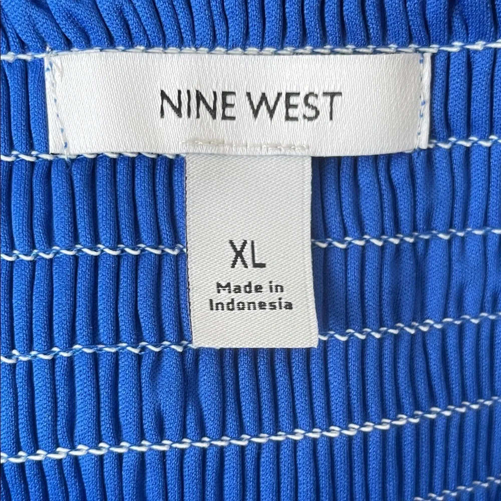 NWT Nine West Blue and Tan Patterned Blouse - Picture 4 of 5